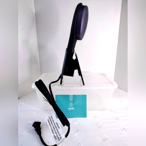 DAFNI Hair Straightening Brush - Picture 3 of 7